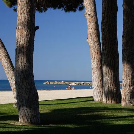 Elegant Beachfront Escape Private & Peaceful Appartement *