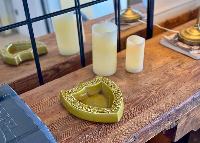 Apartman Elegant Beachfront Escape Private & Peaceful *