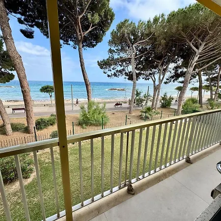 Lejlighed Elegant Beachfront Escape Private & Peaceful