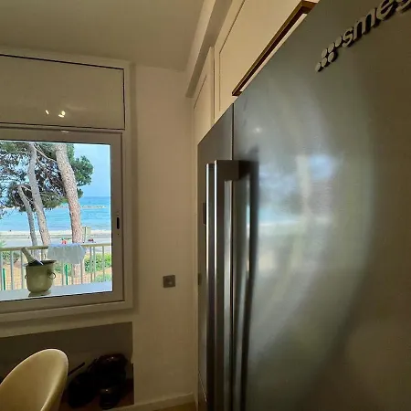 Elegant Beachfront Escape Private & Peaceful