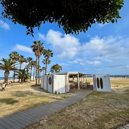 Elegant Beachfront Escape Private & Peaceful Apartment *