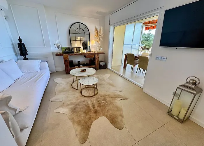 Apartment Elegant Beachfront Escape Private & Peaceful Cambrils