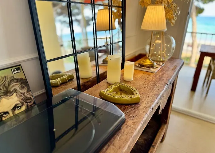 Apartment Elegant Beachfront Escape Private & Peaceful *