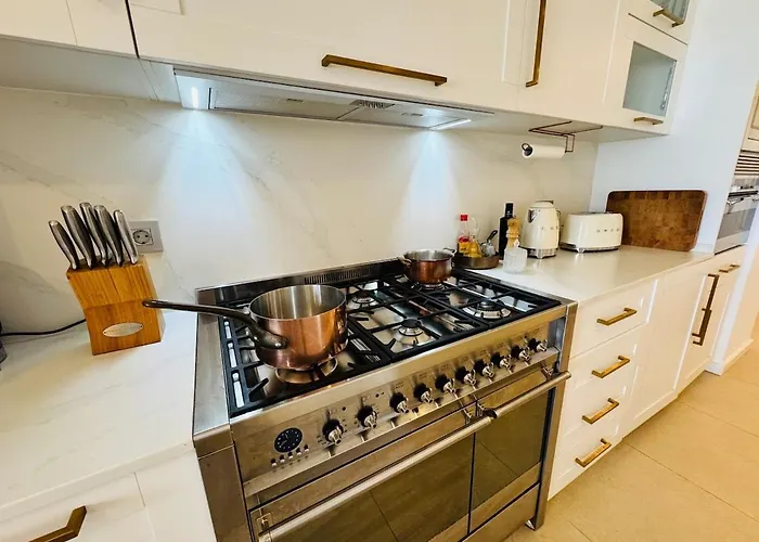 Elegant Beachfront Escape Private & Peaceful Apartment Cambrils