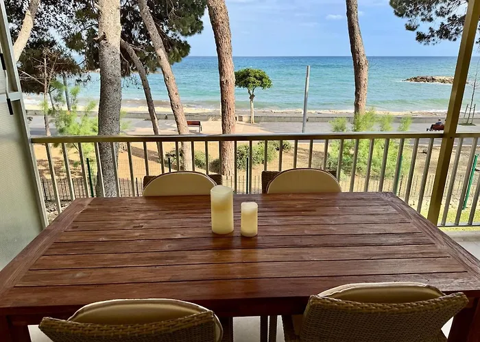 Apartment Elegant Beachfront Escape Private & Peaceful