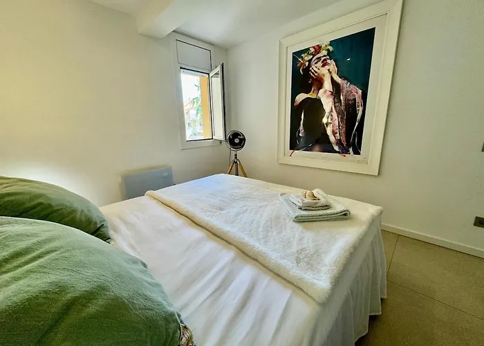 Elegant Beachfront Escape Private & Peaceful Apartment