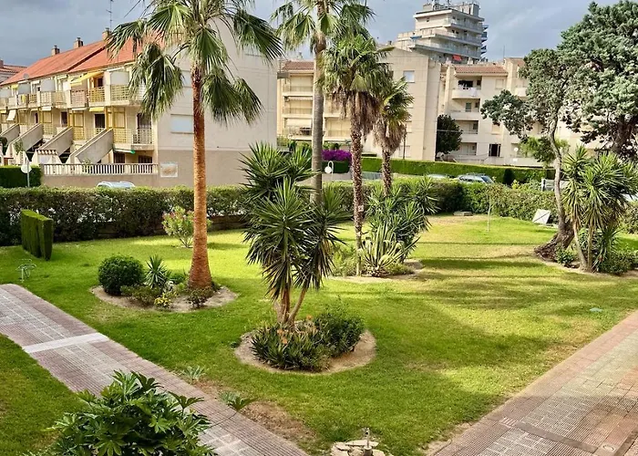Elegant Beachfront Escape Private & Peaceful * Cambrils